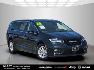 Used 2023 Chrysler Pacifica Touring-L image 1
