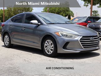 Used 2017 Hyundai Elantra SE image 1