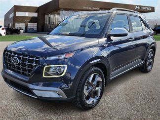 Used 2021 Hyundai Venue image 1