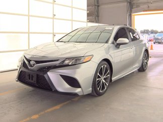 Used 2019 Toyota Camry SE image 1