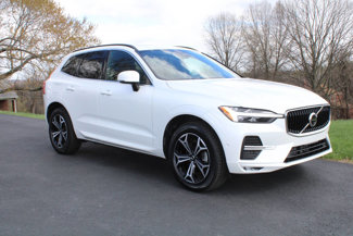 Used 2022 Volvo XC60 B5 Momentum image 1