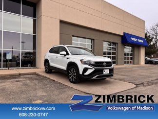 Certified 2022 Volkswagen Taos SE image 1