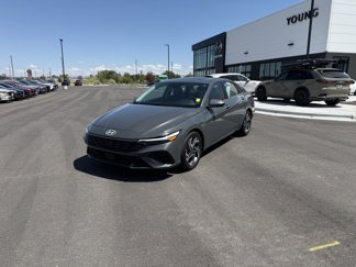 Used 2025 Hyundai Elantra SEL image 1