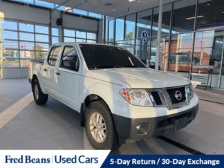 Used 2019 Nissan Frontier SV image 1