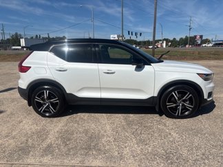 Used 2020 Volvo XC40 T5 R-Design w/ Protection Package Premier image 1