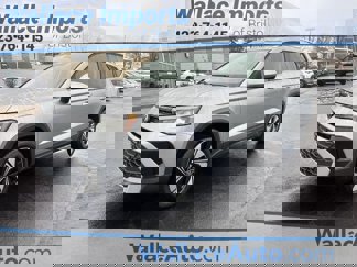 New 2025 Volkswagen Taos SE image 1