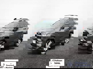 Used 2019 Toyota RAV4 LE image 1