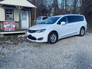 Used 2020 Chrysler Pacifica Touring-L image 1