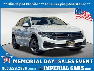 Used 2023 Volkswagen Jetta SE image 1