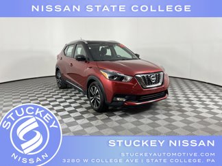 Used 2018 Nissan Kicks SR image 1