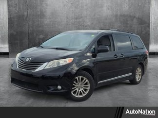 Used 2012 Toyota Sienna XLE image 1