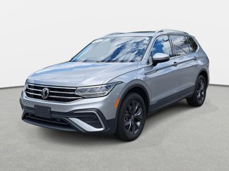 Used 2022 Volkswagen Tiguan SE w/ Panoramic Sunroof Package image 1