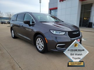 Used 2023 Chrysler Pacifica Touring-L image 1