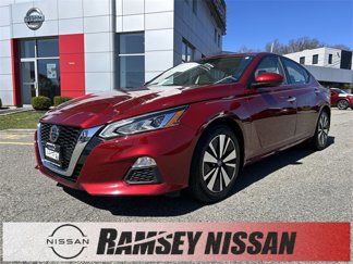 Certified 2021 Nissan Altima 2.5 SV w/ SV Premium Package image 1