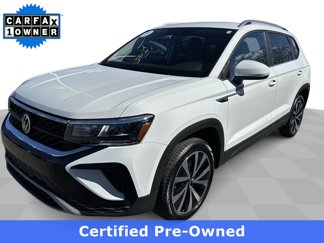 Certified 2022 Volkswagen Taos SE image 1