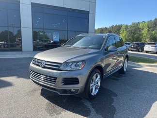 Used 2014 Volkswagen Touareg VR6 image 1