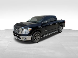 Used 2017 Nissan Titan SV image 1