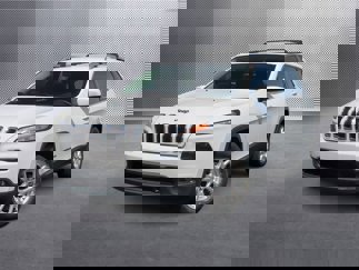 Used 2018 Jeep Cherokee Latitude image 1
