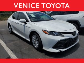 Used 2019 Toyota Camry LE image 1