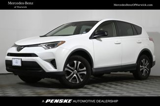Used 2018 Toyota RAV4 LE image 1