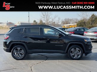 Used 2022 Jeep Compass Latitude image 1