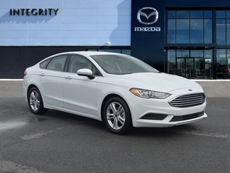 Used 2018 Ford Fusion SE image 1