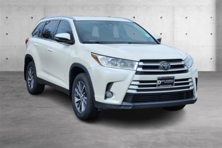 Used 2019 Toyota Highlander XLE image 1