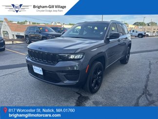 Used 2023 Jeep Grand Cherokee Altitude image 1