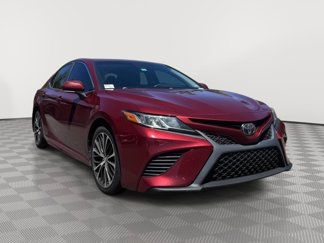 Used 2018 Toyota Camry SE image 1