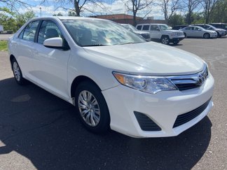 Used 2014 Toyota Camry LE image 1