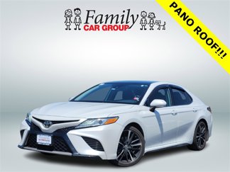 Used 2020 Toyota Camry XSE image 1