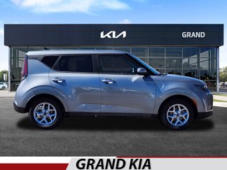 New 2025 Kia Soul S image 1