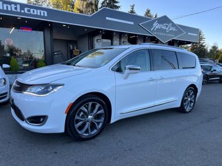 Used 2017 Chrysler Pacifica Limited w/ Tire & Wheel Group image 1