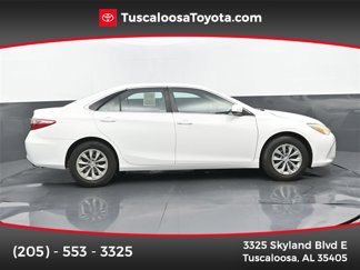 Used 2015 Toyota Camry LE image 1