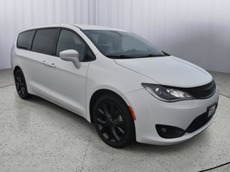 Used 2020 Chrysler Pacifica Touring w/ S Appearance Package image 1