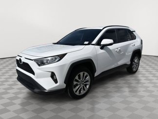 Used 2020 Toyota RAV4 XLE Premium image 1