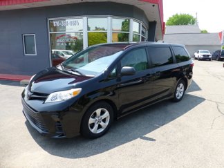 Used 2019 Toyota Sienna L image 1
