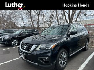 Used 2018 Nissan Pathfinder SV image 1