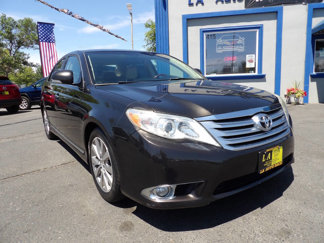 Used 2011 Toyota Avalon Limited image 1