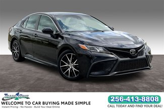 Used 2021 Toyota Camry SE image 1