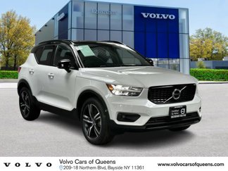 Used 2021 Volvo XC40 T5 R-Design w/ Climate Package image 1