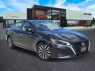 Used 2023 Nissan Altima 2.5 SV image 1