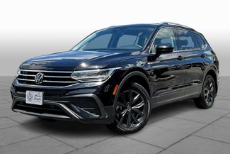 Used 2023 Volkswagen Tiguan SE image 1