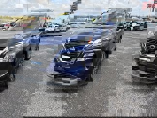 Used 2023 Nissan Rogue SV image 1