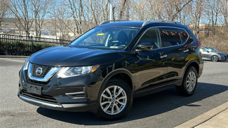 Used 2019 Nissan Rogue SV image 1