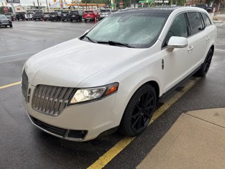 Used 2012 Lincoln MKT AWD image 1
