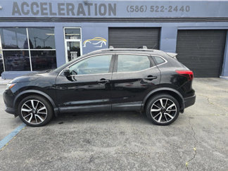 Used 2017 Nissan Rogue Sport SL image 1
