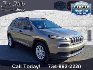 Used 2016 Jeep Cherokee Sport image 1