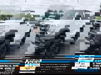 Used 2014 Toyota Tacoma 4x4 Regular Cab image 1