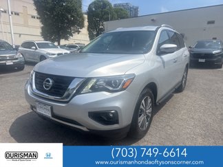 Used 2018 Nissan Pathfinder SV image 1